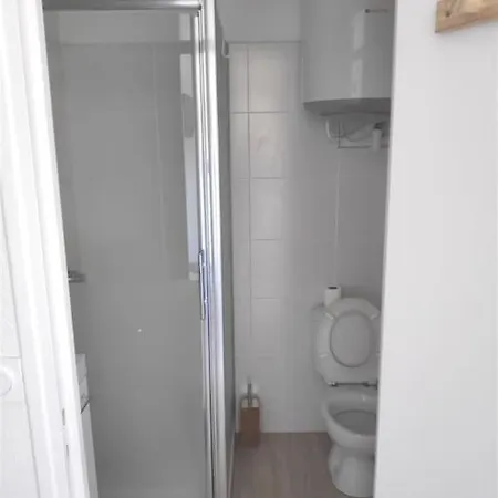 Apartment T1 26 M2 Proche Etang Et Cure